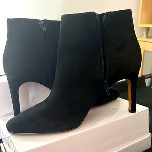 Upper leather lining & sock texture